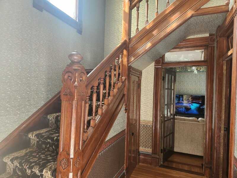 822 16th St - Photo 3 of 44