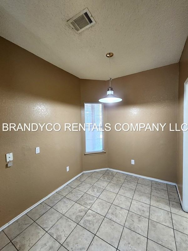 4210 Aspen Dr - Photo 6 of 19