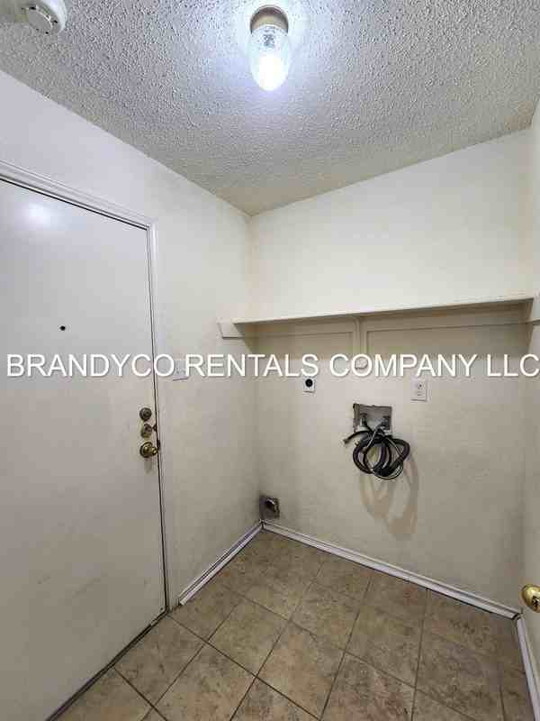 4210 Aspen Dr - Photo 7 of 19