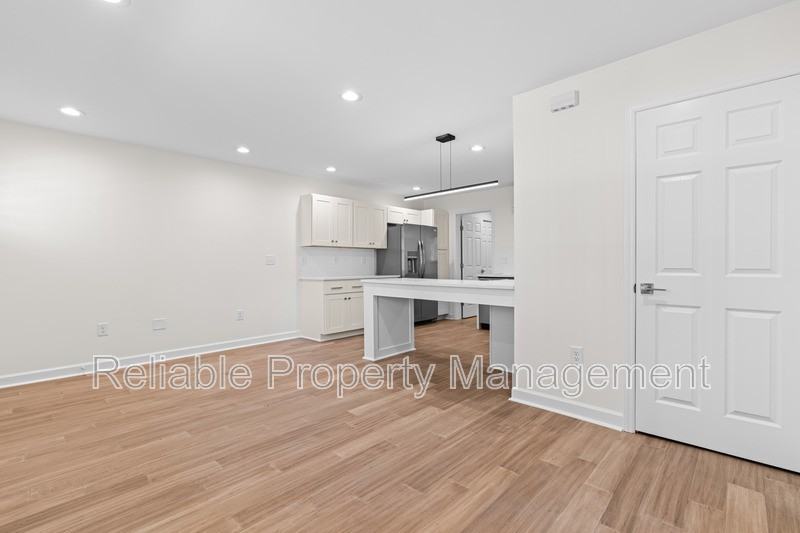 1309 Hudson Ave #A5 - Photo 3 of 21