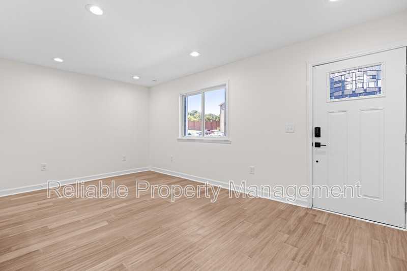 1309 Hudson Ave #A5 - Photo 4 of 21