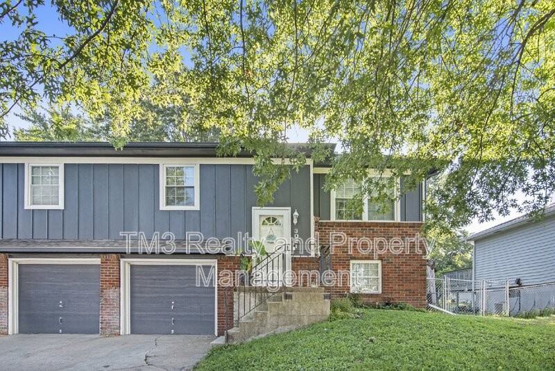 3021 N 156th St - Photo 2 of 50