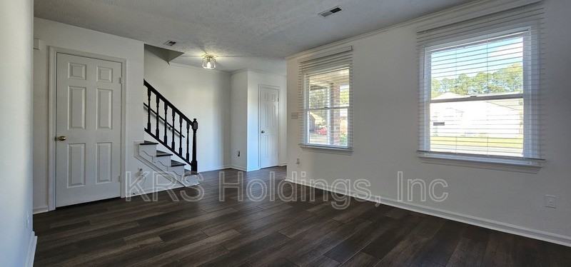 65 Dawn Ln - Photo 4 of 22