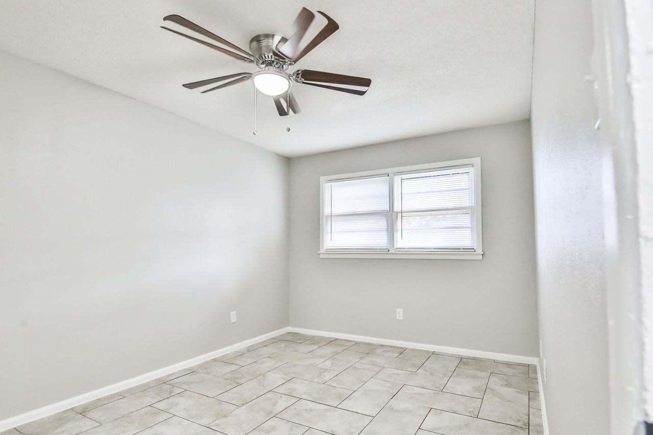 Courtyards on the Park - Photo 6 of 50