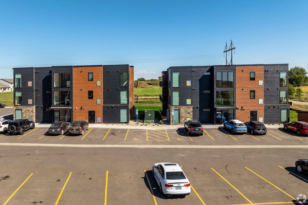 Briarwood Reserve Apartments - Photo 3 of 50