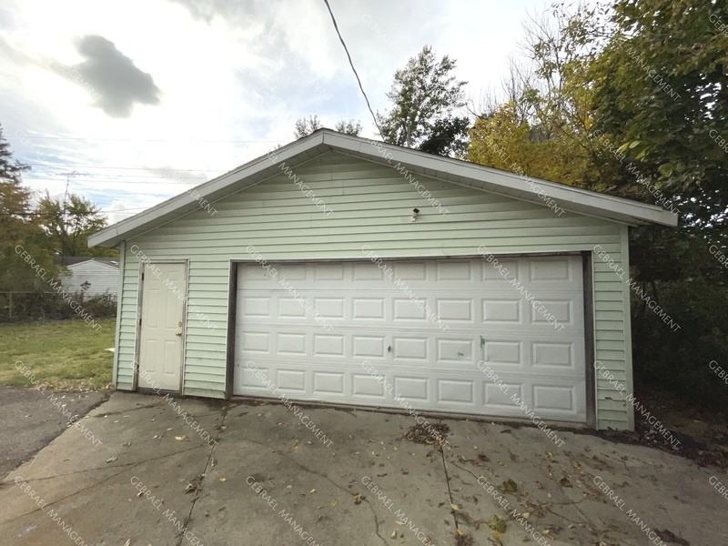 6073 Harwood Rd - Photo 3 of 10