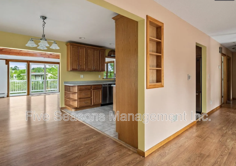 64 Barrett St - Photo 7 of 31