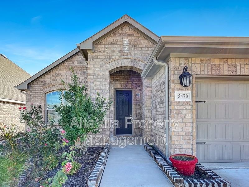 5470 Ridgeway Dr - Photo 2 of 27