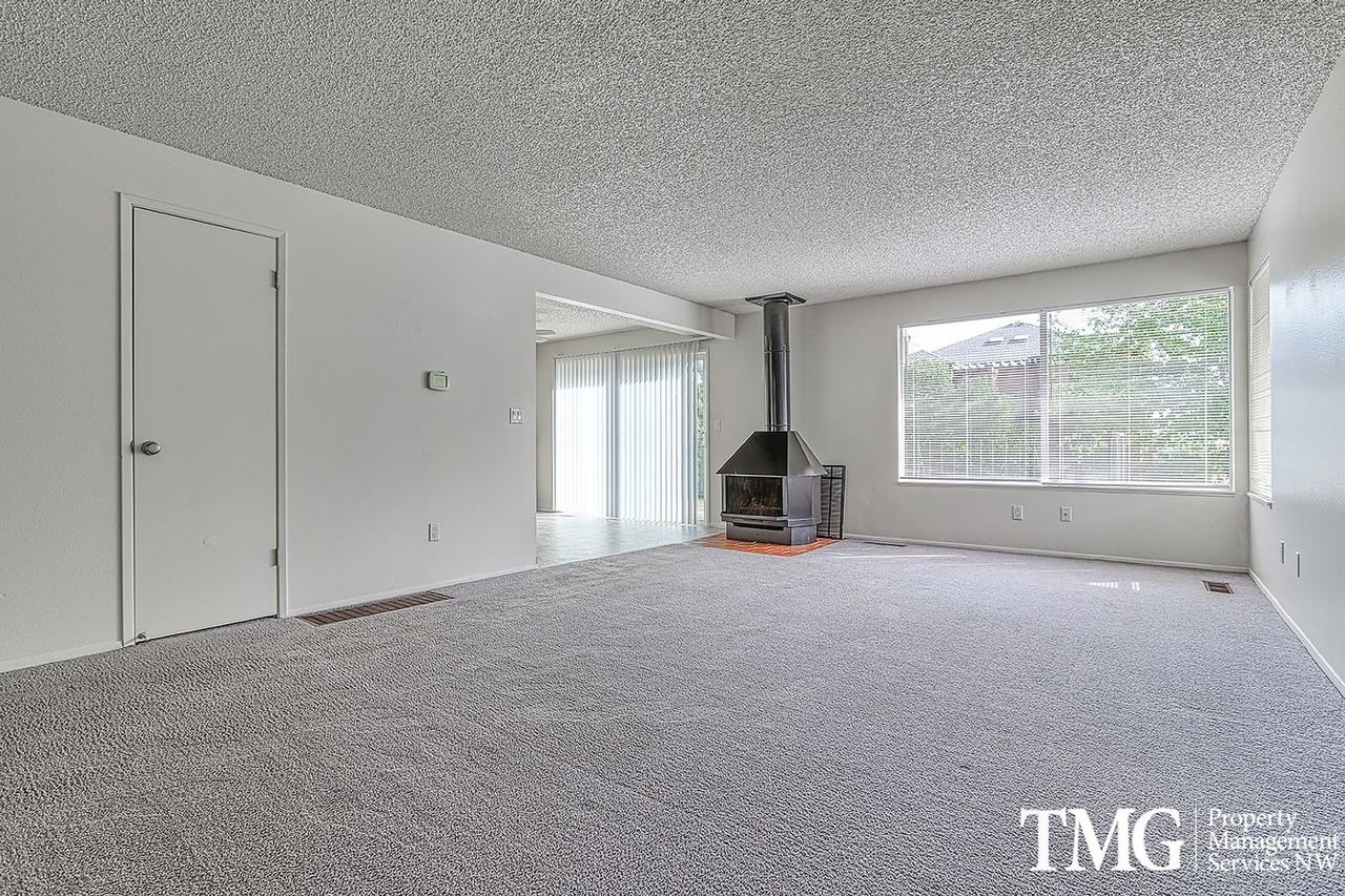 5021 Sw View Point Ter - Photo 3 of 31
