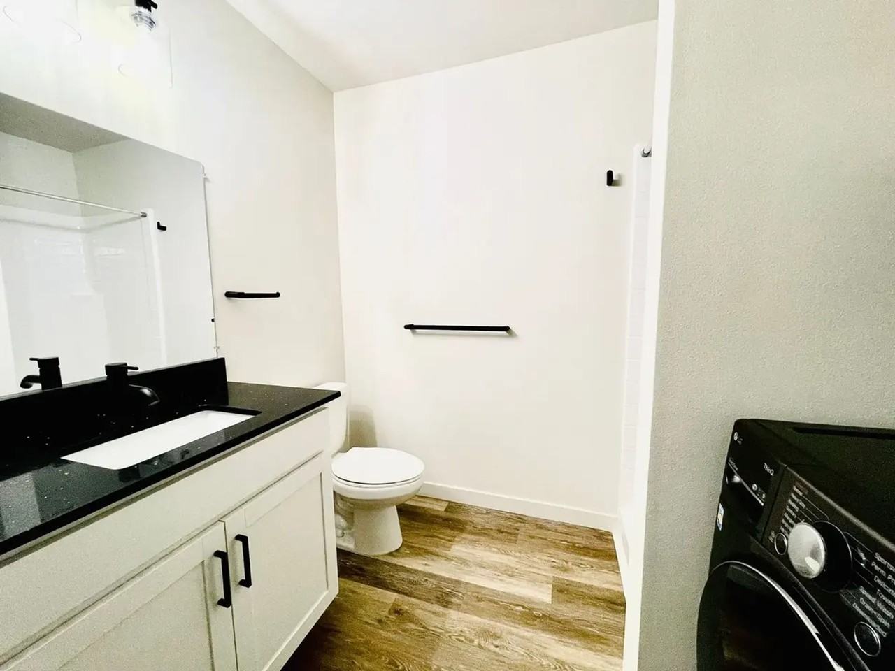 Bode Uptown - Photo 5 of 25