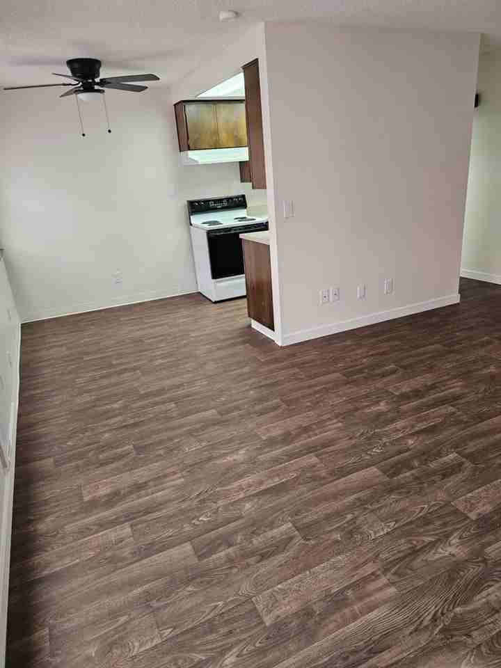 Todd House-Michelle Apartments - Photo 4 of 10