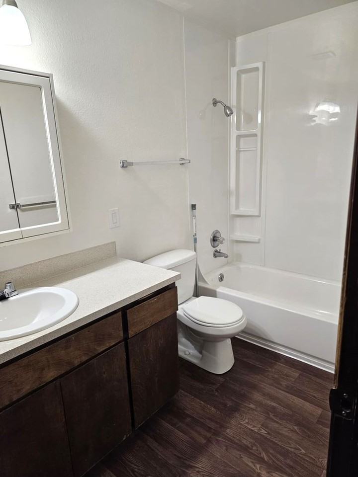Todd House-Michelle Apartments - Photo 6 of 10