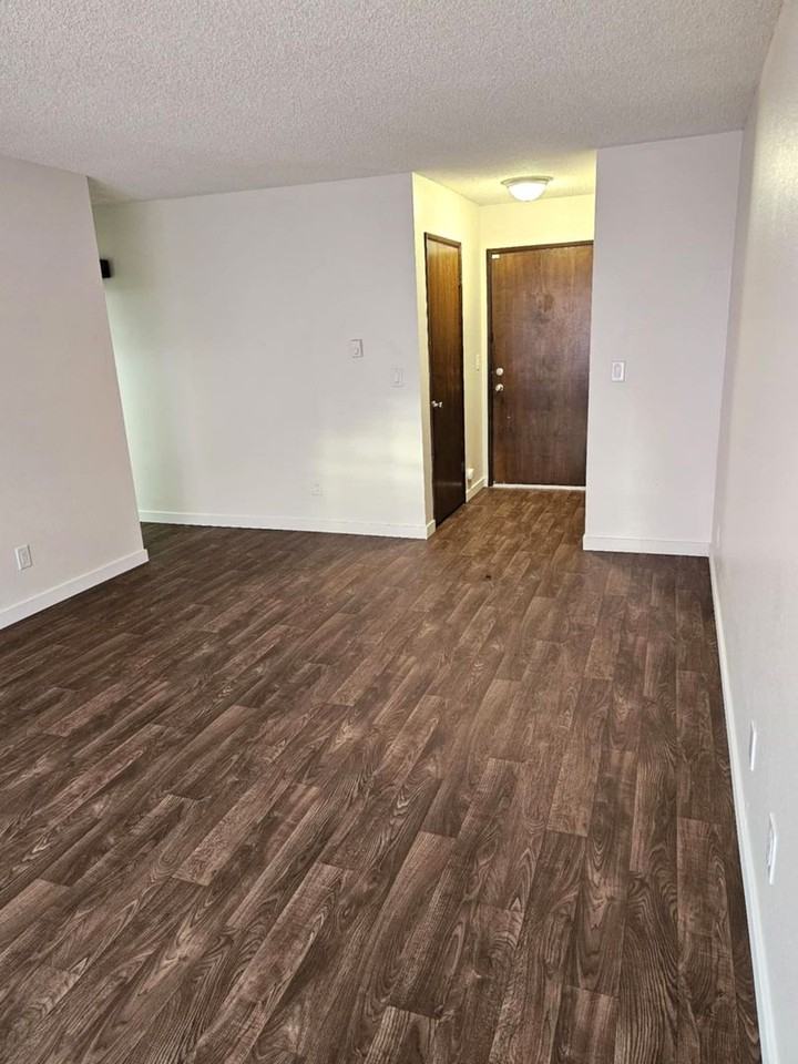Todd House-Michelle Apartments - Photo 7 of 10
