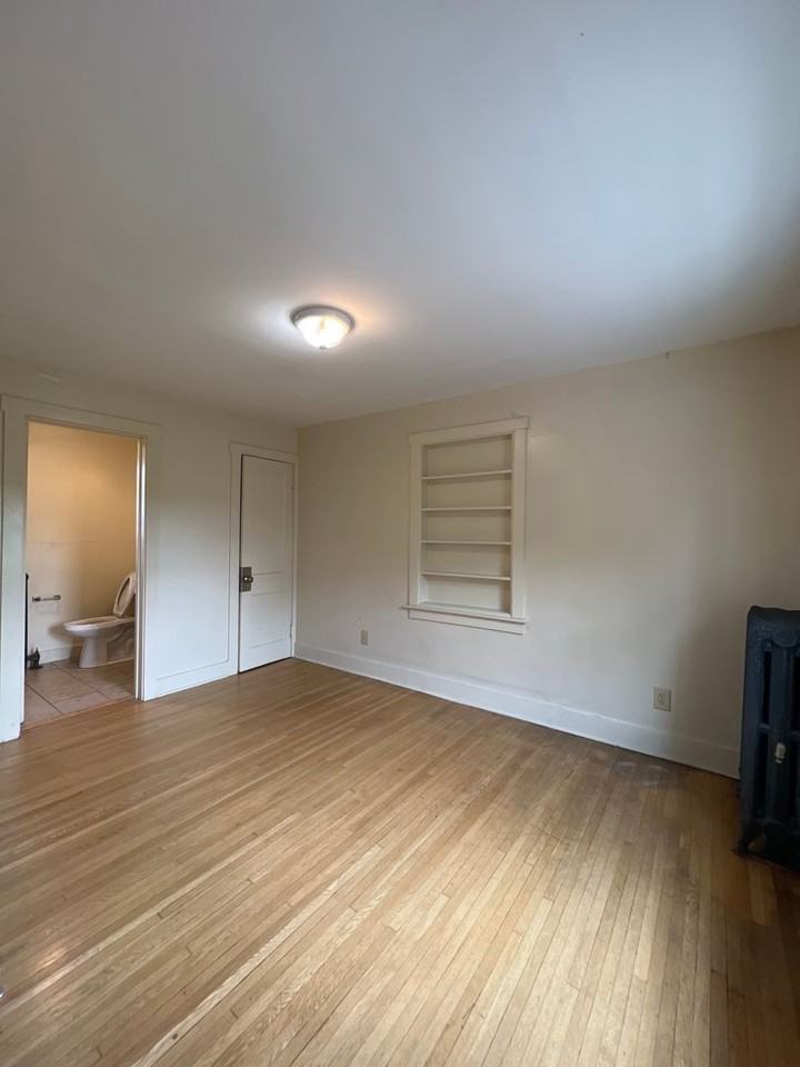 726 W College Ave #6 - Photo 7 of 16
