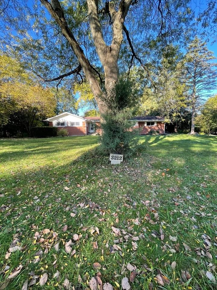 3212 Charing Cross Rd - Photo 3 of 49
