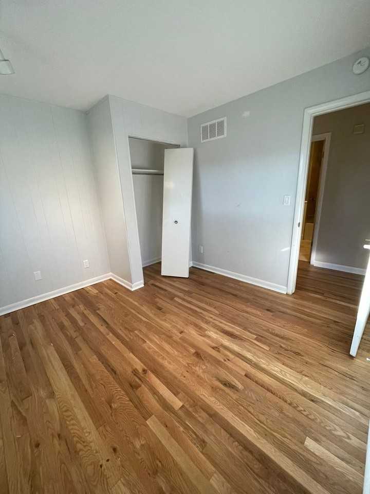 3212 Charing Cross Rd - Photo 7 of 49