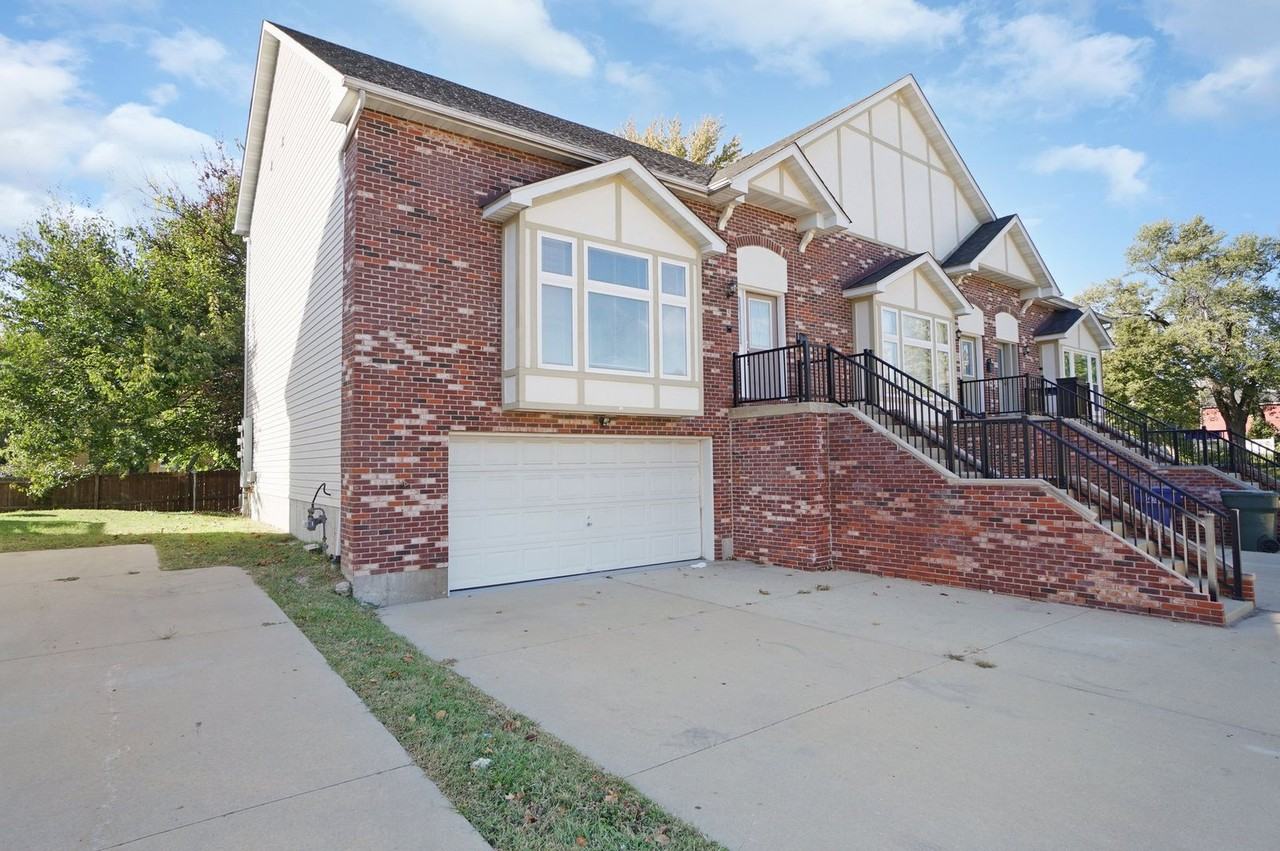 5 Cabanne Townhome Dr - Photo 2 of 27