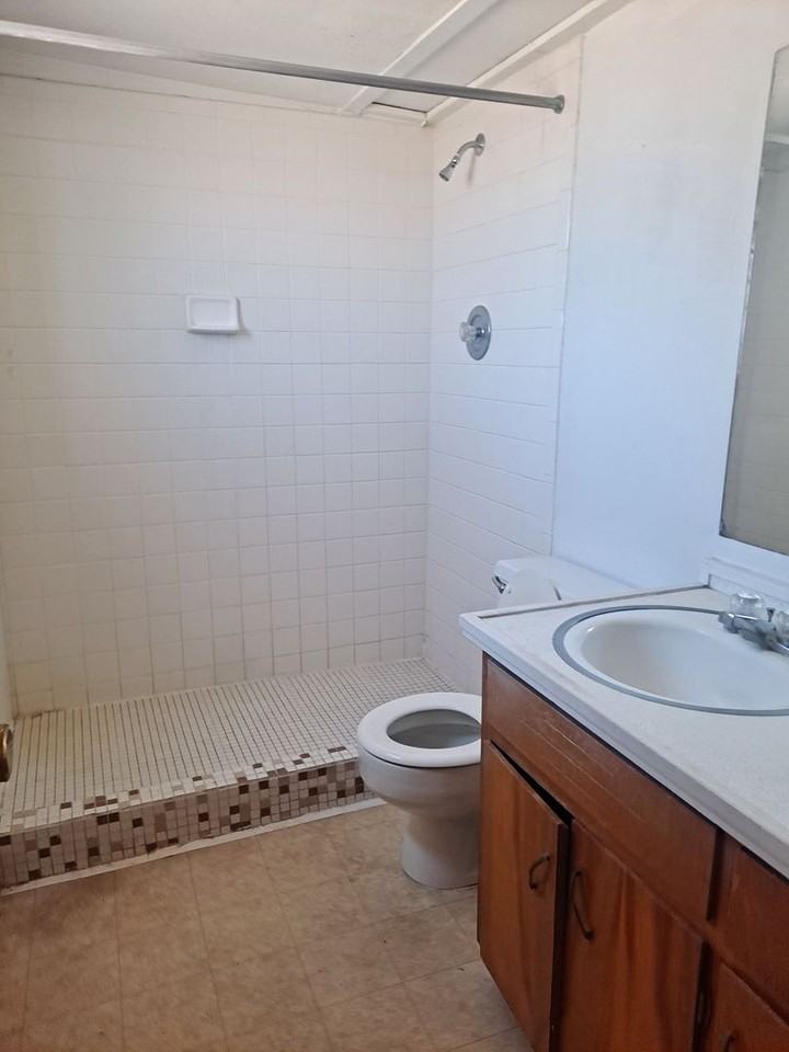 926 Knudsen 1640-1650 Moore Ave - Photo 4 of 13