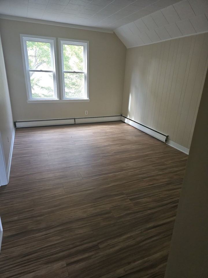 311 S 9th St - Photo 2 of 5