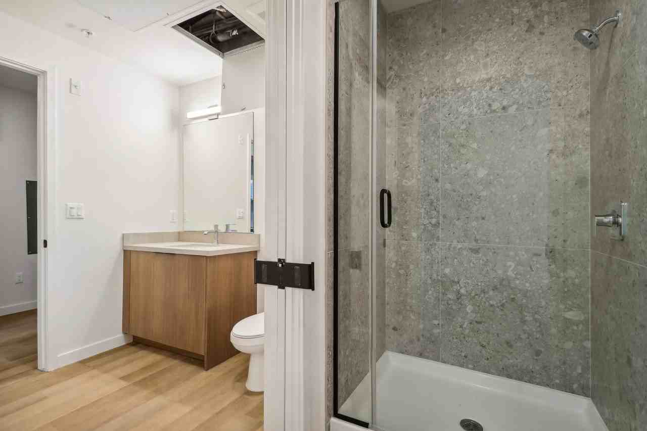 BARRINGTON ROW - Photo 6 of 30