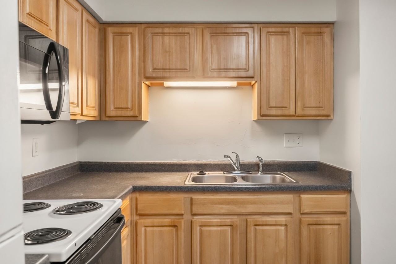 2907 Boston Ave - Photo 2 of 8