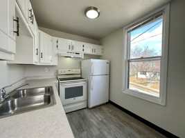 featured image of 211 Green Bay Rd