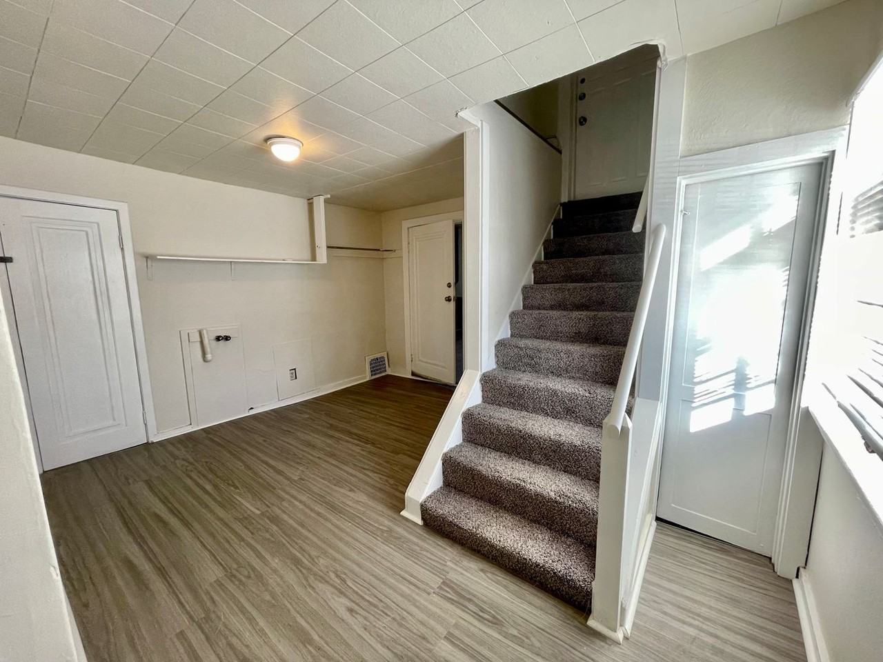 611 Alrose St - Duplex - Photo 2 of 13