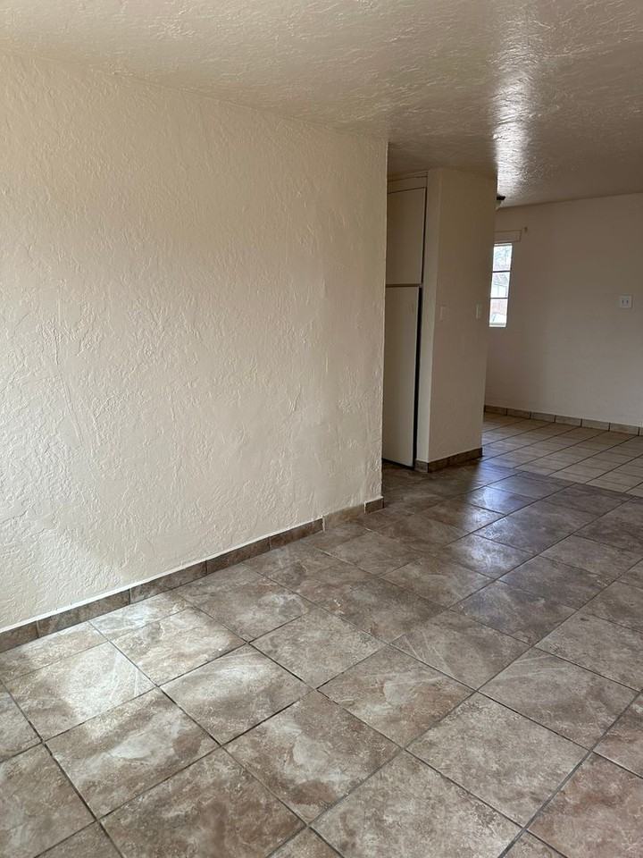 1709 E Idaho Ave - Photo 3 of 16
