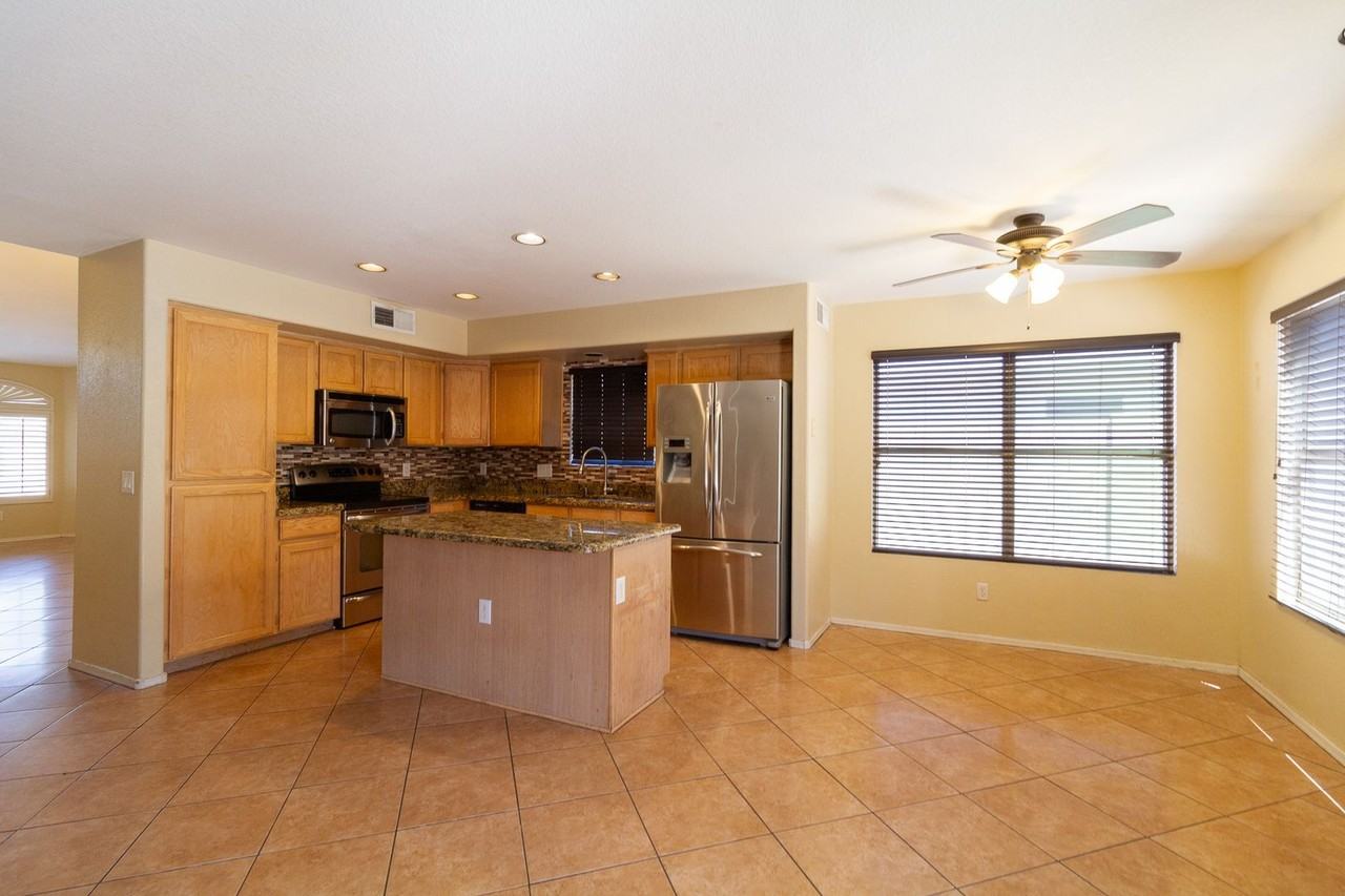 6423 W Escuda Rd - Photo 6 of 26