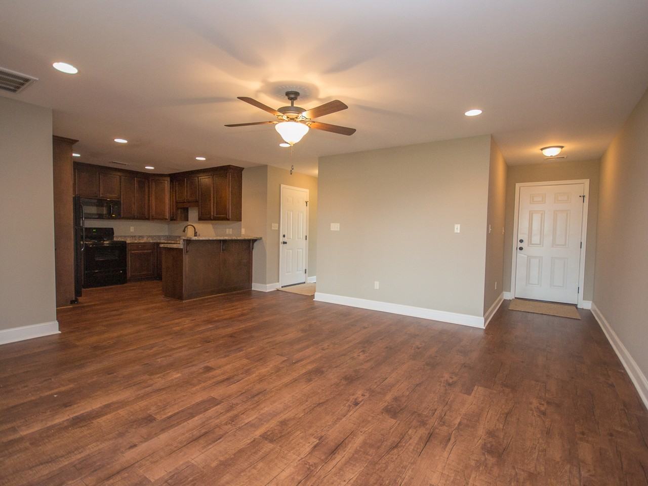 25267 Everblake Dr - Photo 3 of 20