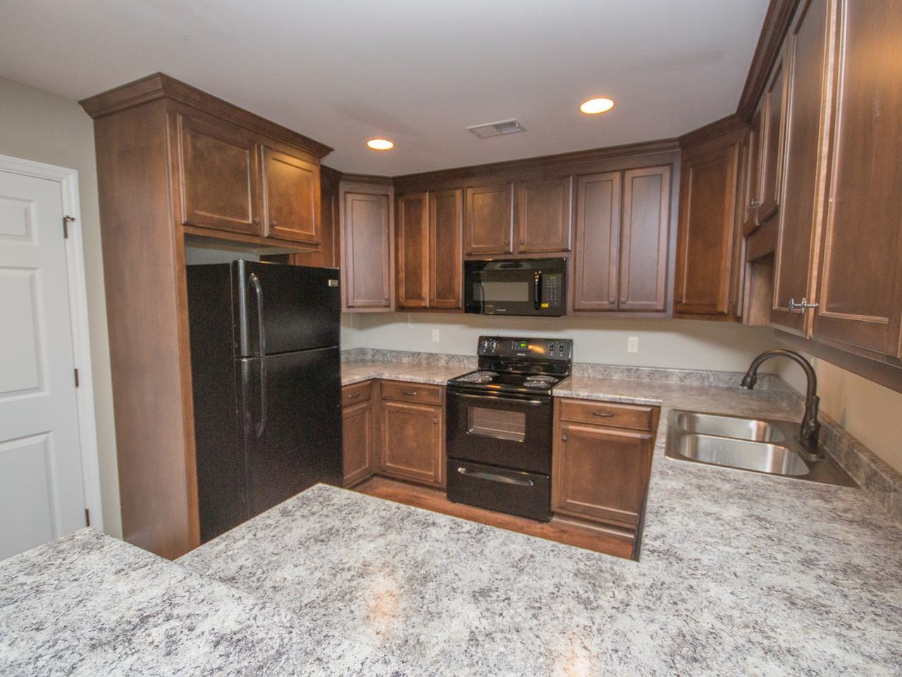 25267 Everblake Dr - Photo 6 of 20