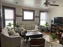 featured image of 639 E Johnson St