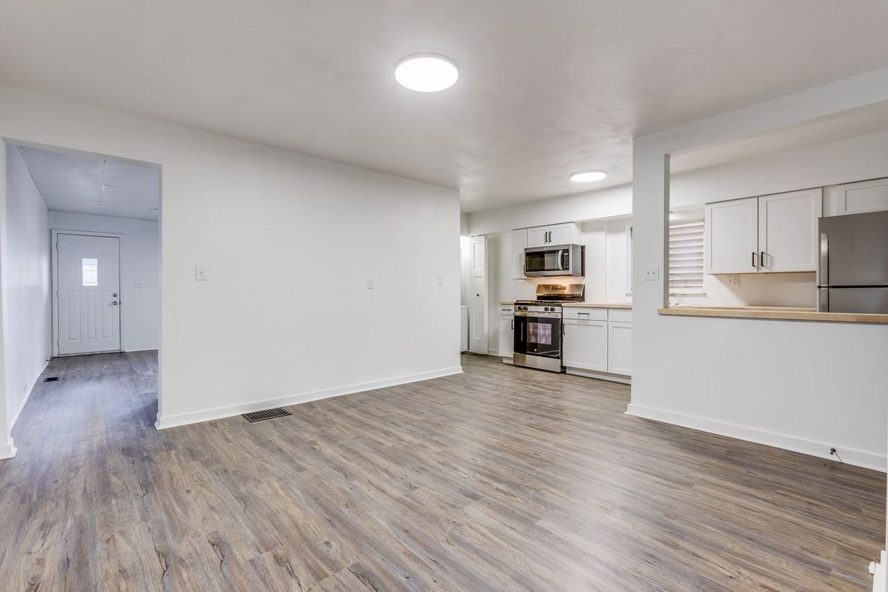 976 Manton Way - Photo 3 of 30