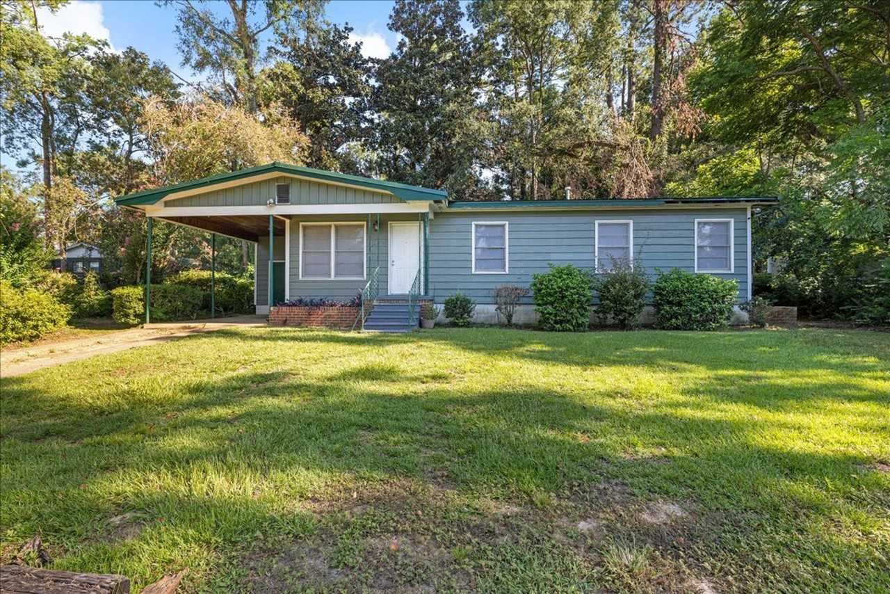 1908 Crabapple Dr