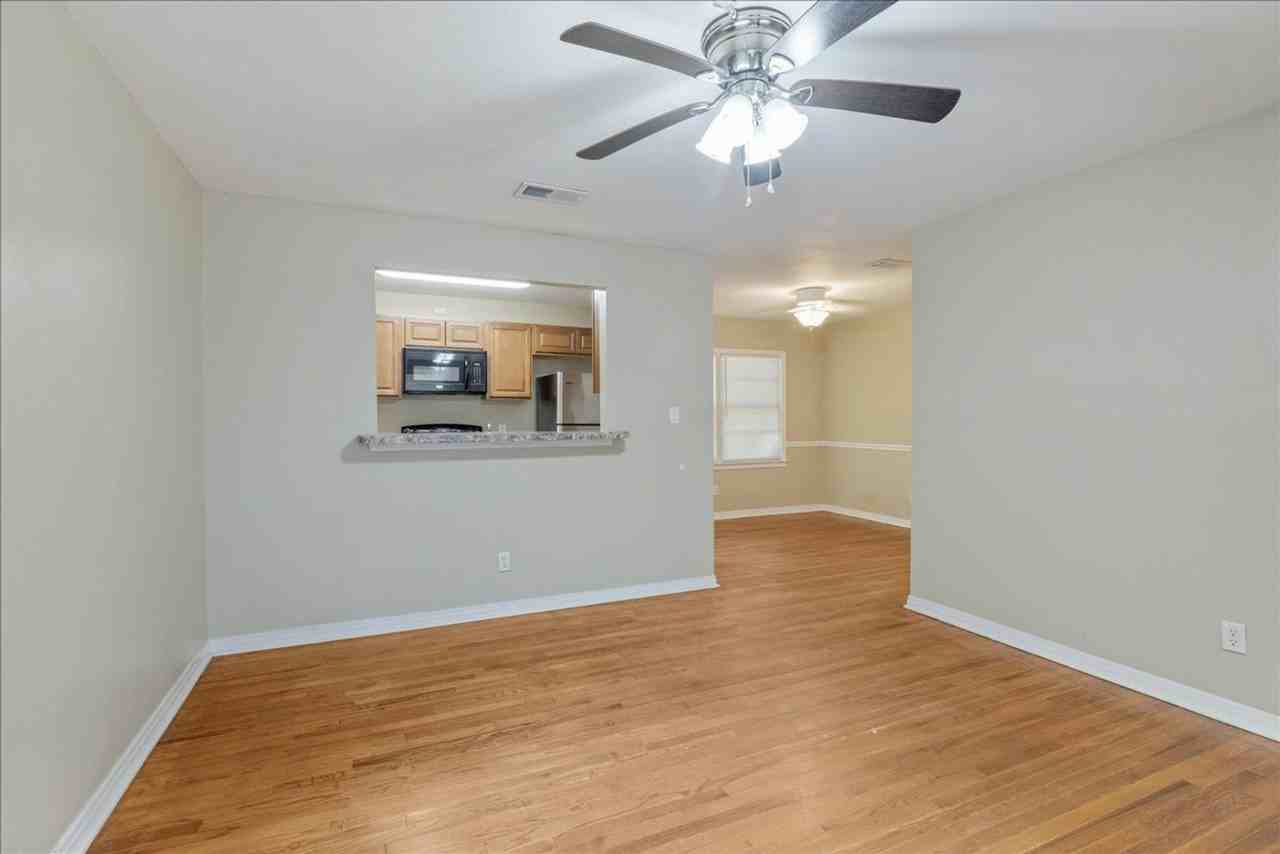1908 Crabapple Dr - Photo 3 of 22
