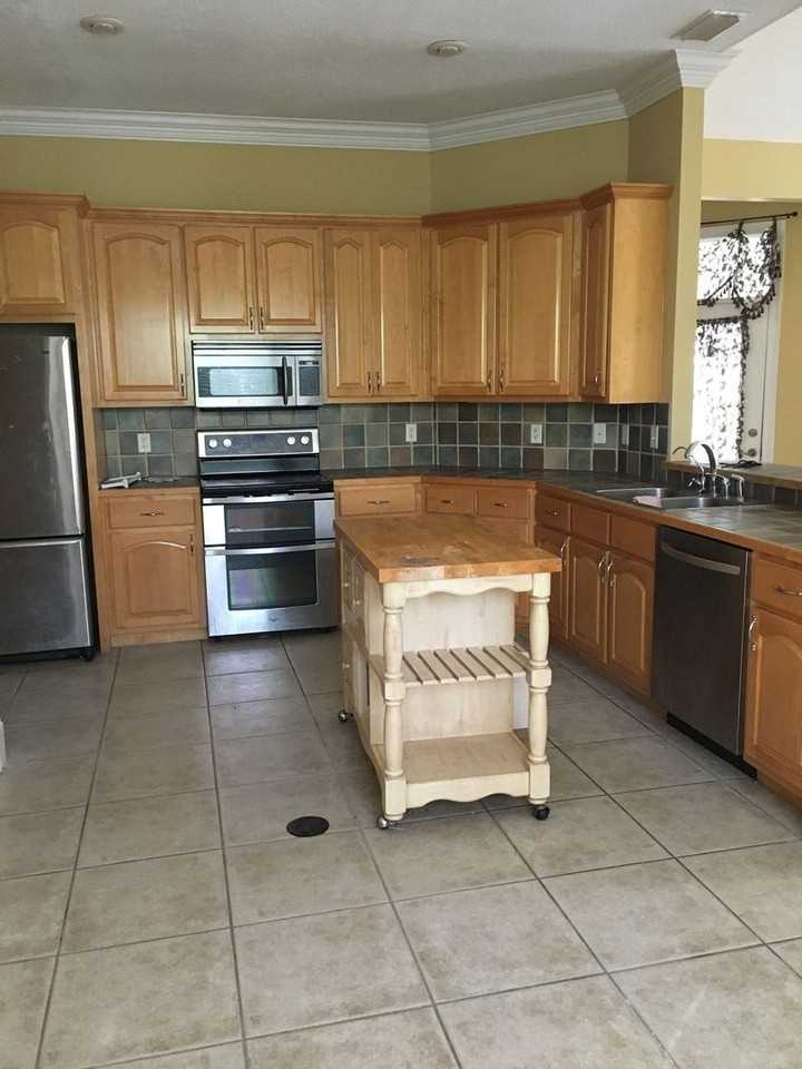 1412 Thurso Rd - Photo 6 of 22