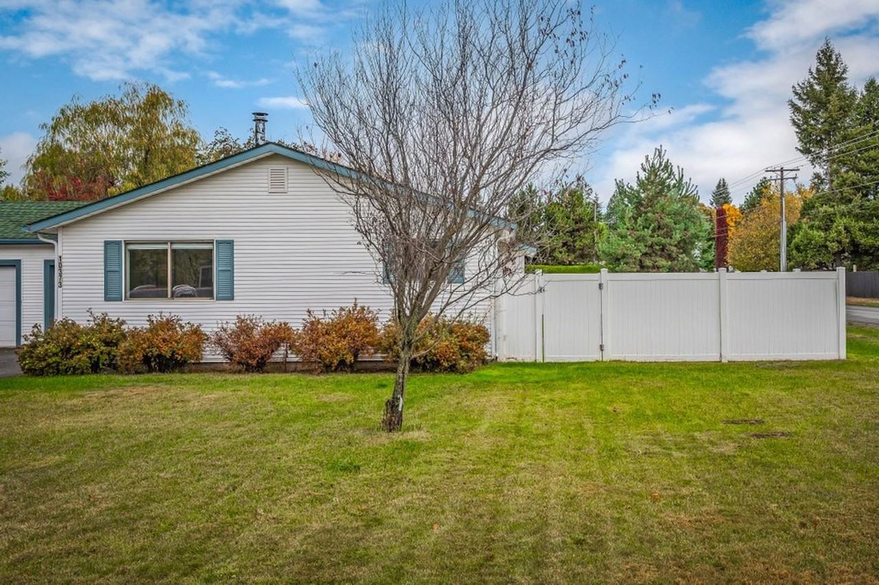 10373 N Hillview Dr - Photo 2 of 21