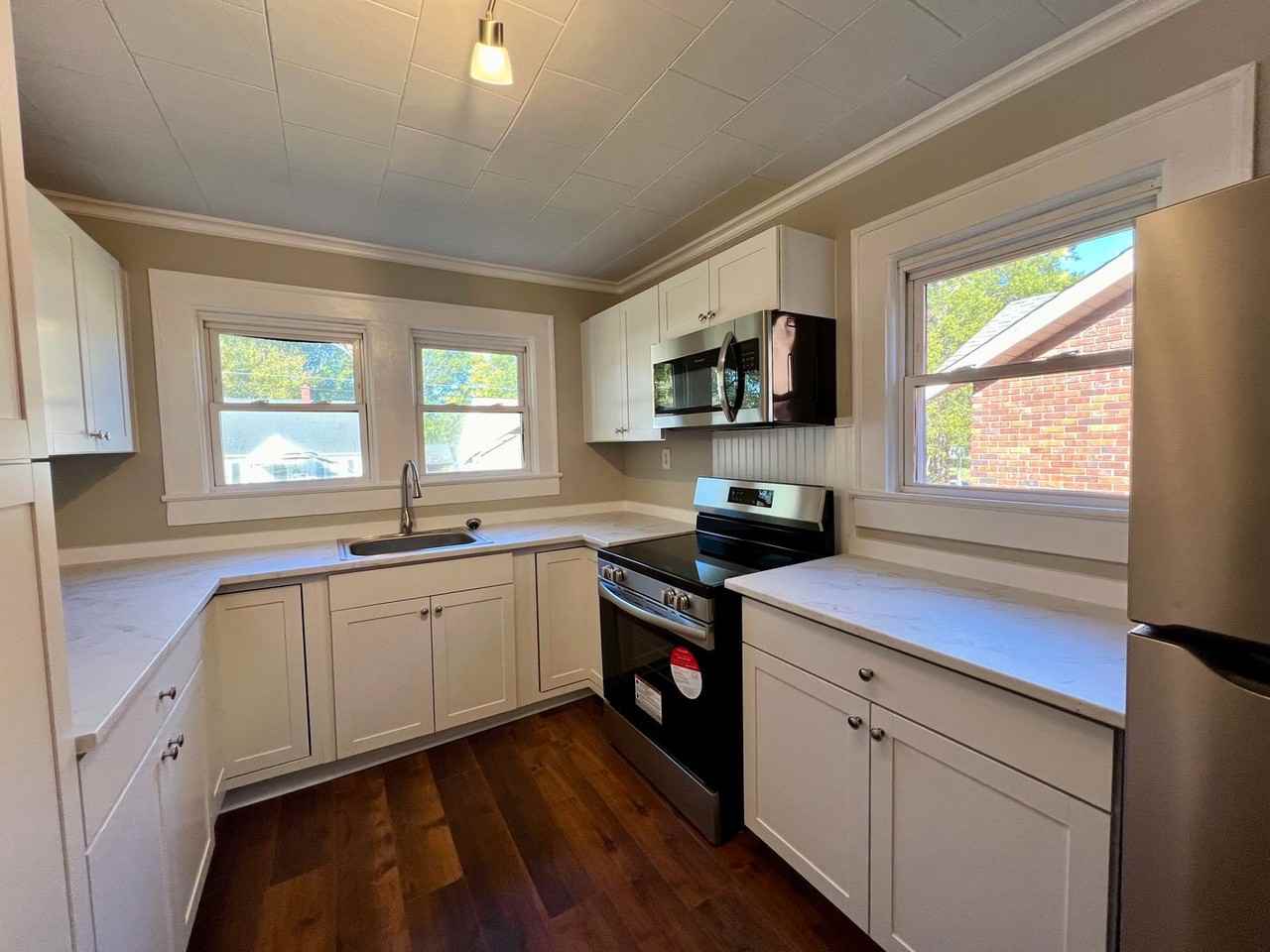 111 Highland Ave - Photo 5 of 15
