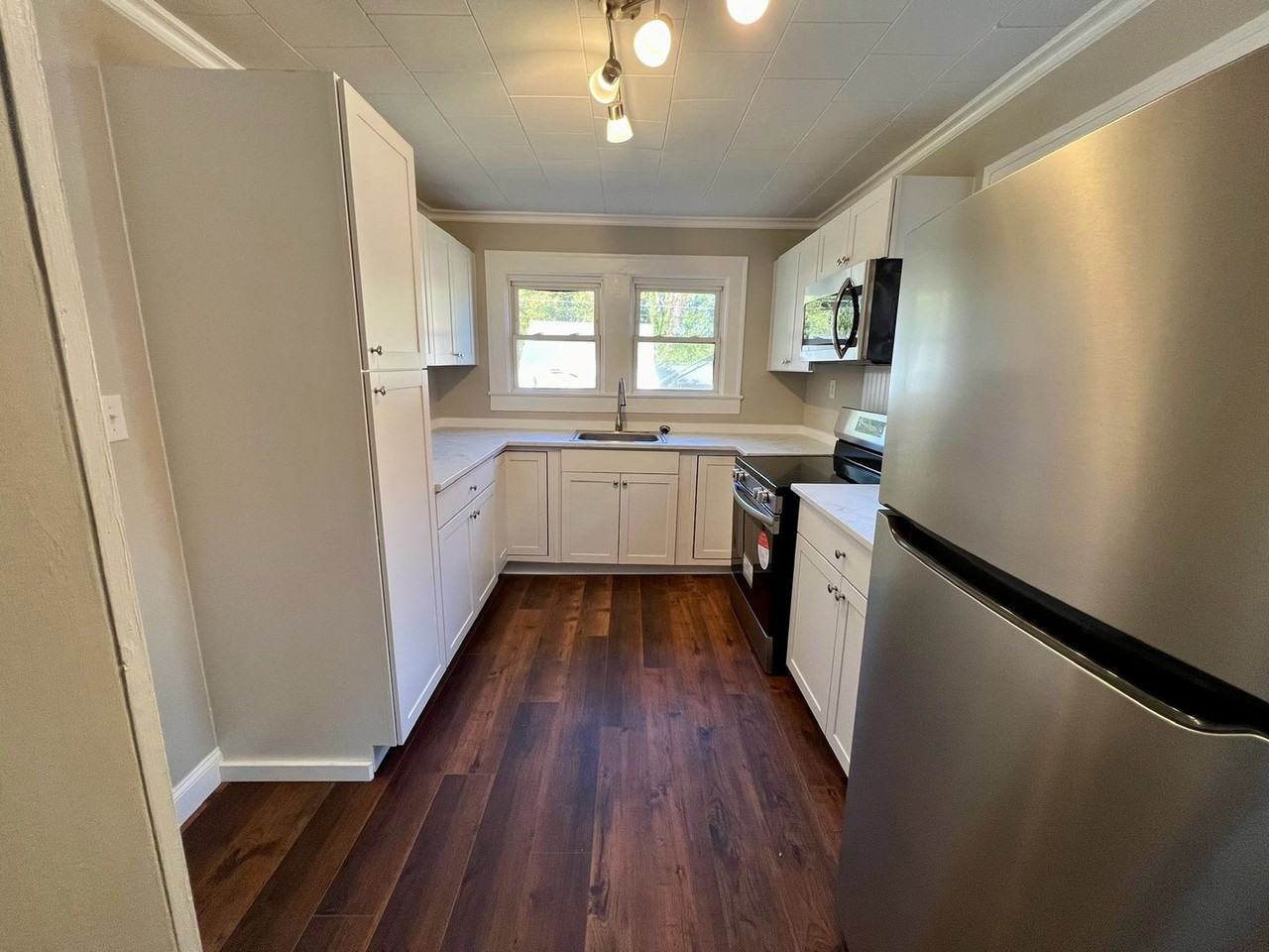 111 Highland Ave - Photo 6 of 15
