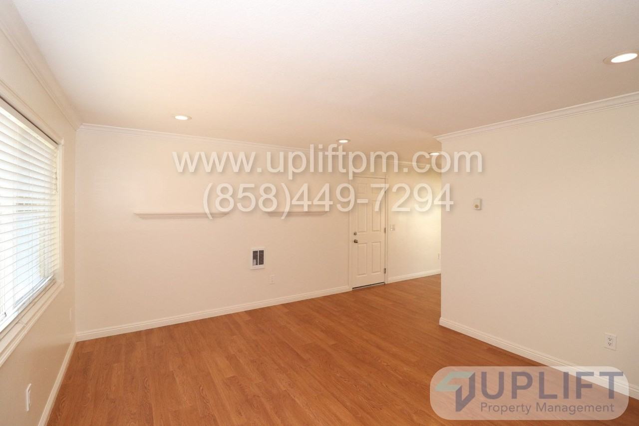 1227 H St - Photo 2 of 14