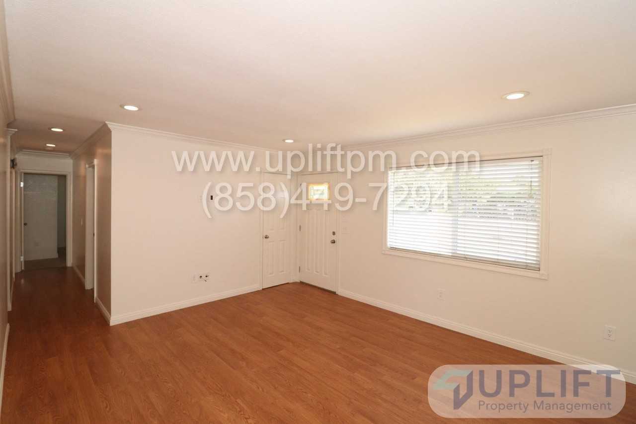 1227 H St - Photo 3 of 14