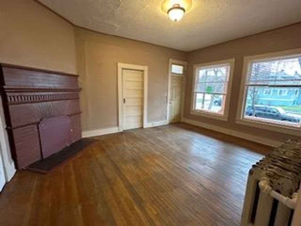 107 Se 5th St - Photo 3 of 9