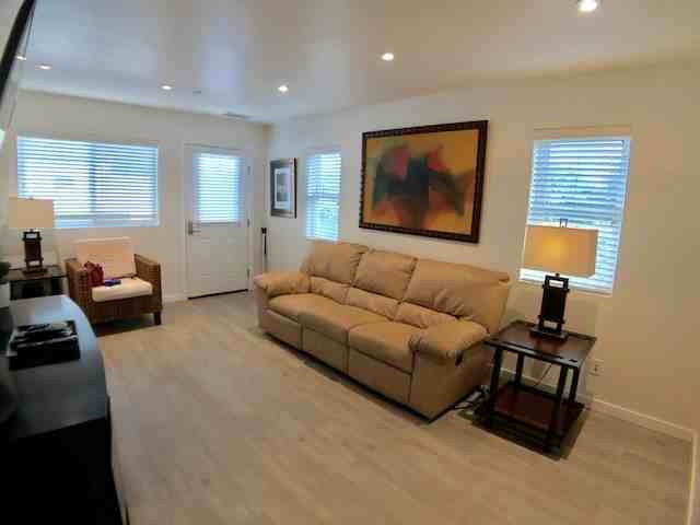 917 W Valerio St - Photo 3 of 11