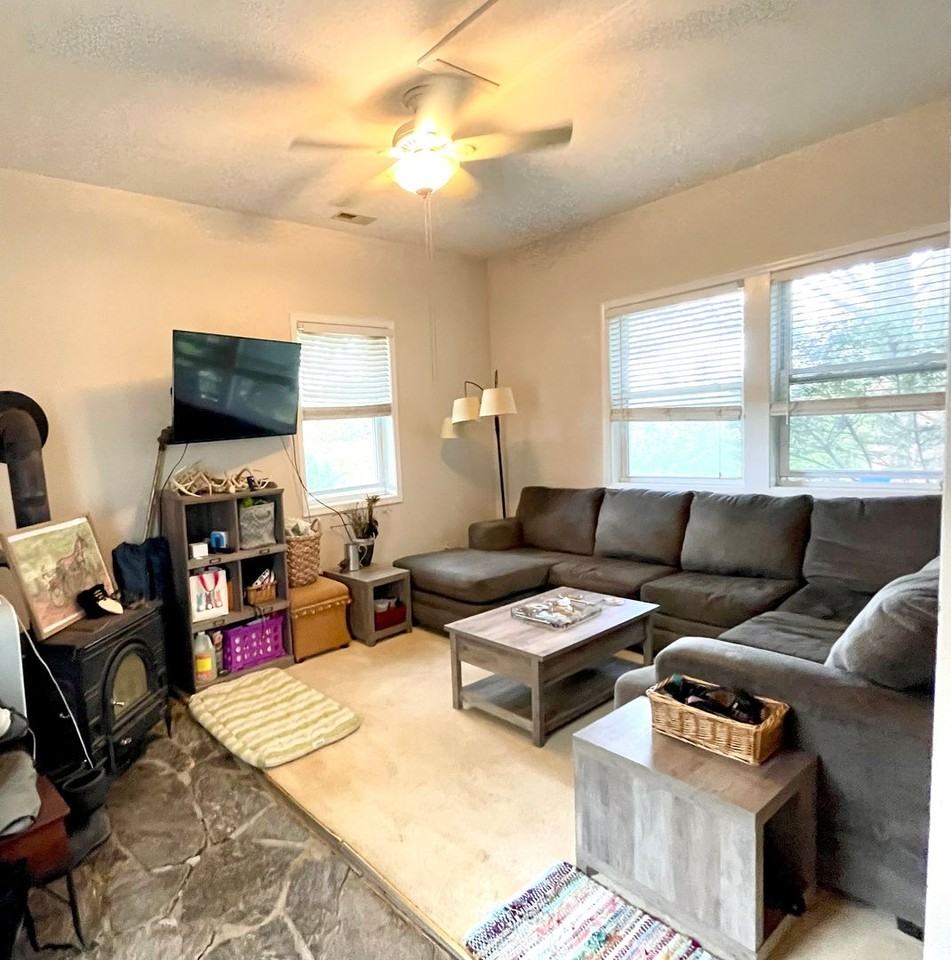 3336 Yellow Sulphur Rd - Photo 4 of 11