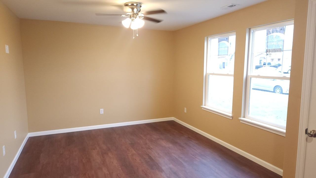 5312 Bessmer Dr - Photo 6 of 21