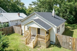 featured image of 1304 W 4th St