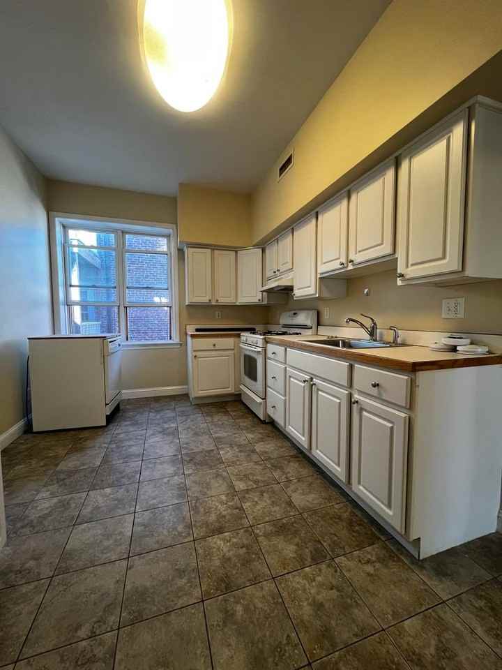 43 Saint Mary's Street - Photo 2 of 12