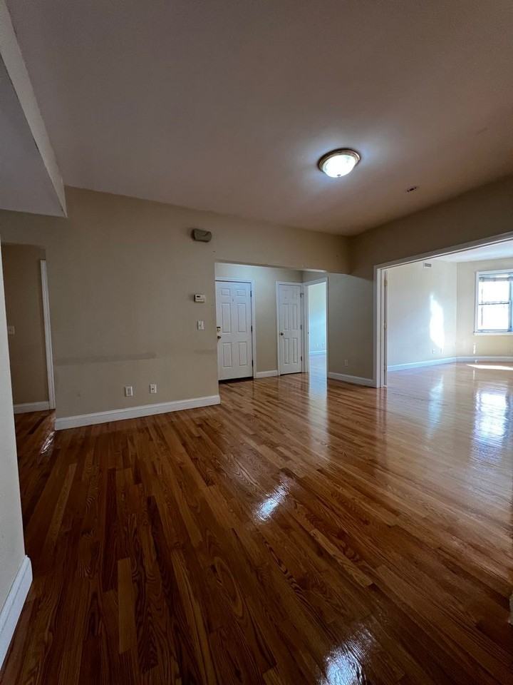 43 Saint Mary's Street - Photo 3 of 12