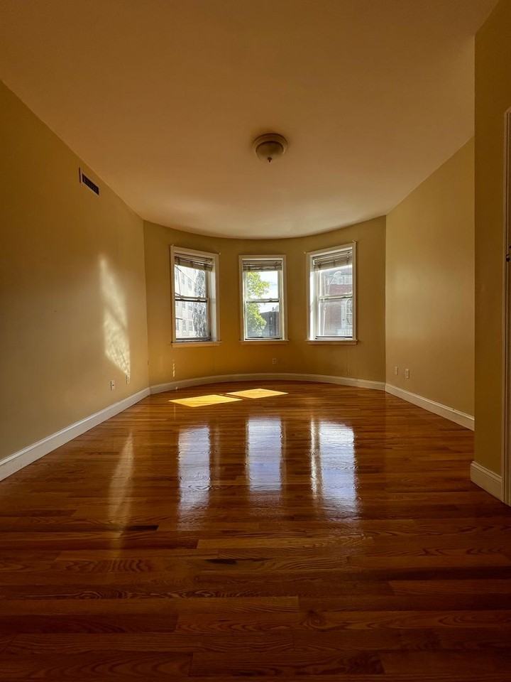 43 Saint Mary's Street - Photo 4 of 12