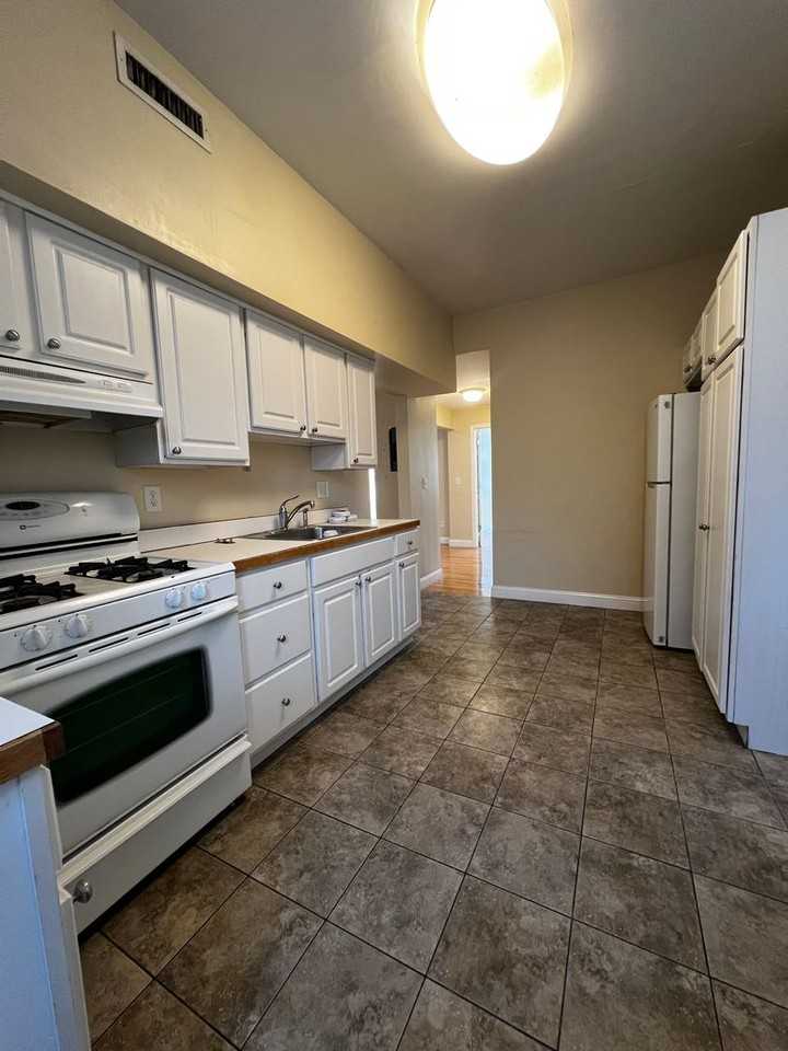 43 Saint Mary's Street - Photo 6 of 12